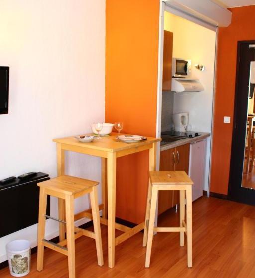 호텔 Hôtel Les Gabarres