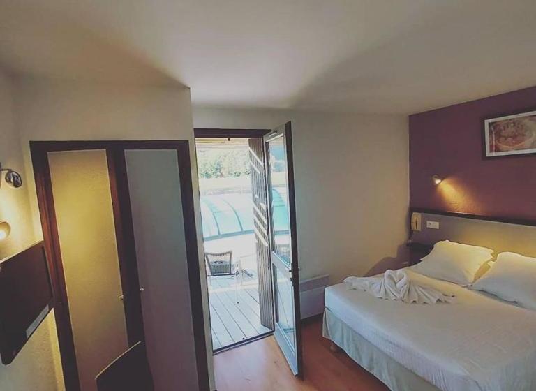 호텔 Hôtel Les Gabarres