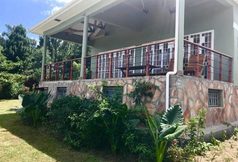 هتل The Pines At Katosi