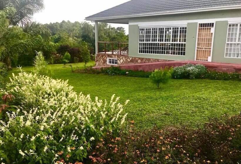 هتل The Pines At Katosi