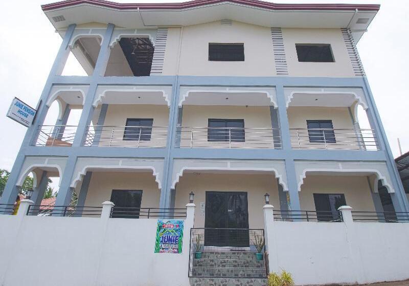 Junie Pension House