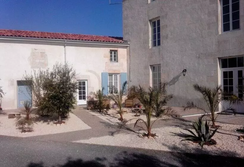 ベッドアンドブレックファースト Chambres D Hôtes    Le Clos De Gémozac