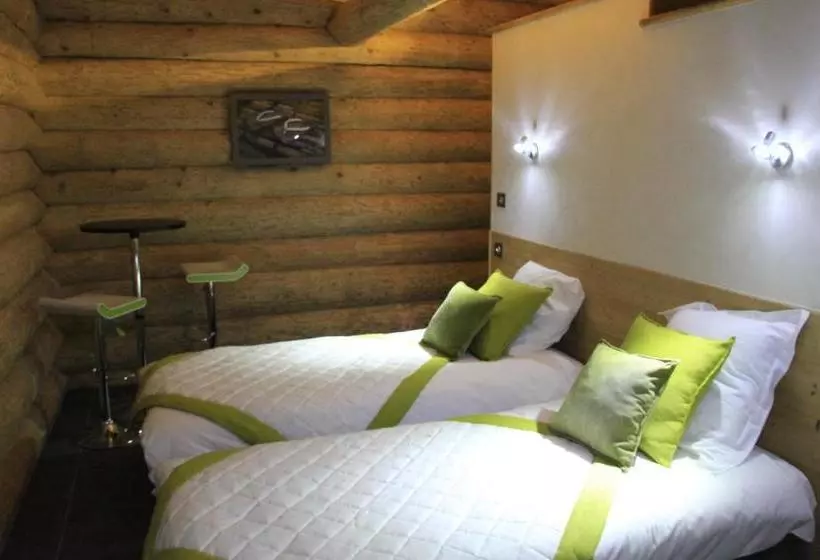 Hotelli Les Chalets De Maramour