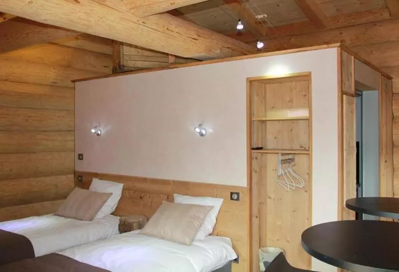 Hotelli Les Chalets De Maramour