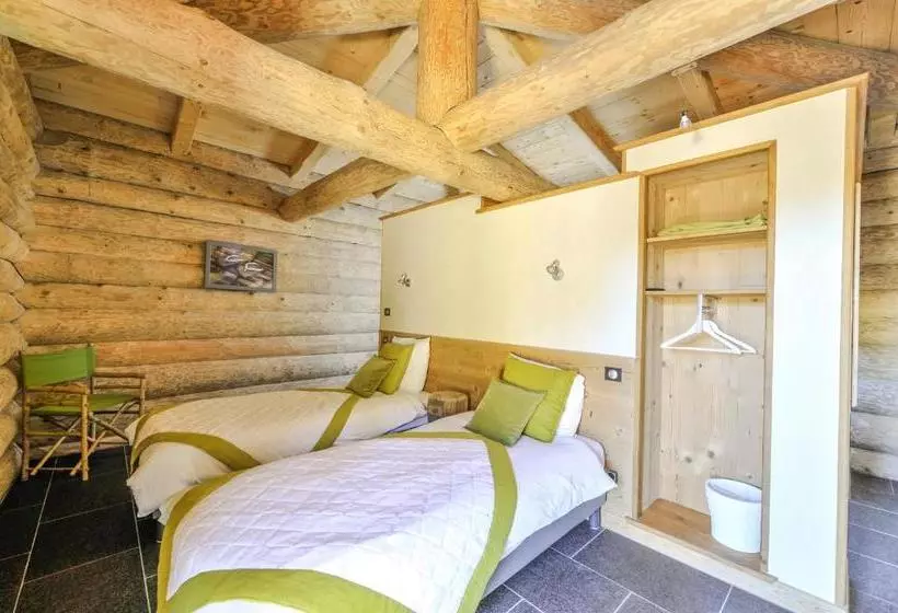 Hotelli Les Chalets De Maramour