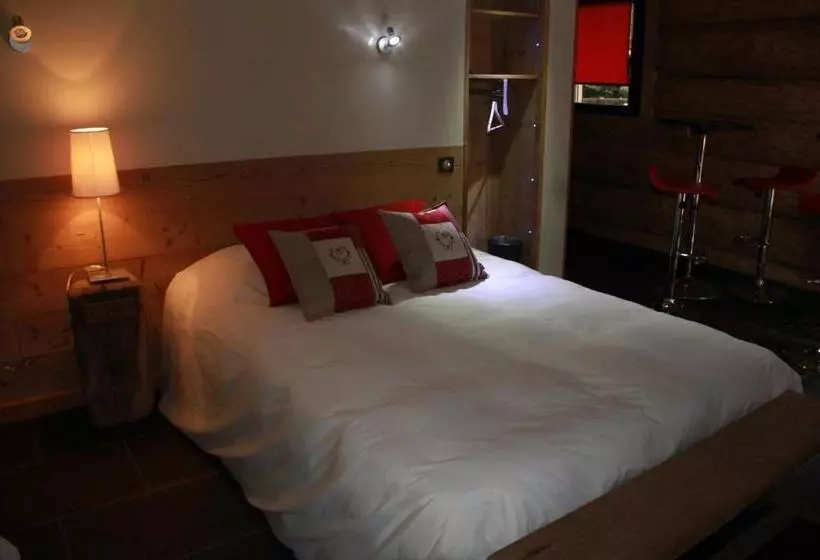 Hotelli Les Chalets De Maramour