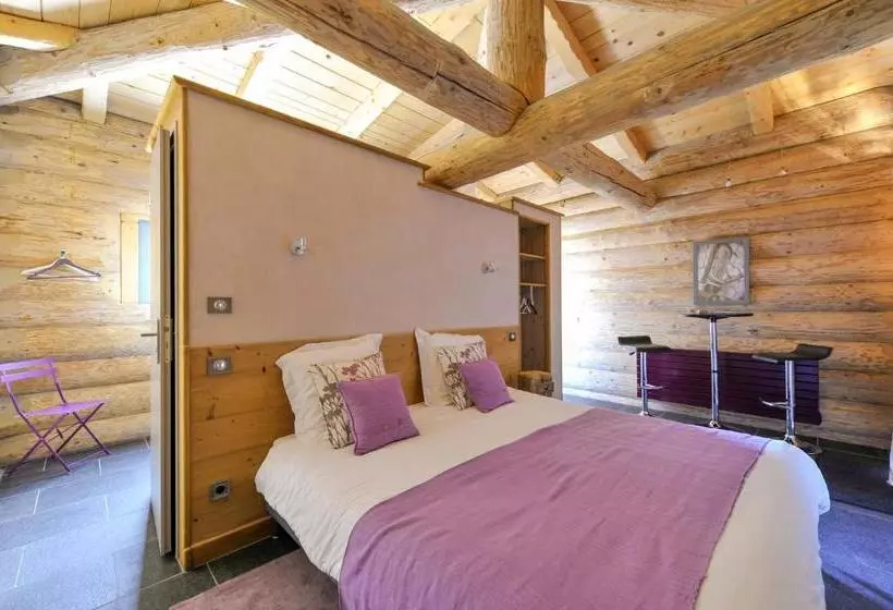 Hotelli Les Chalets De Maramour