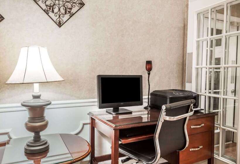 هتل Baymont By Wyndham Valdosta At Valdosta Mall