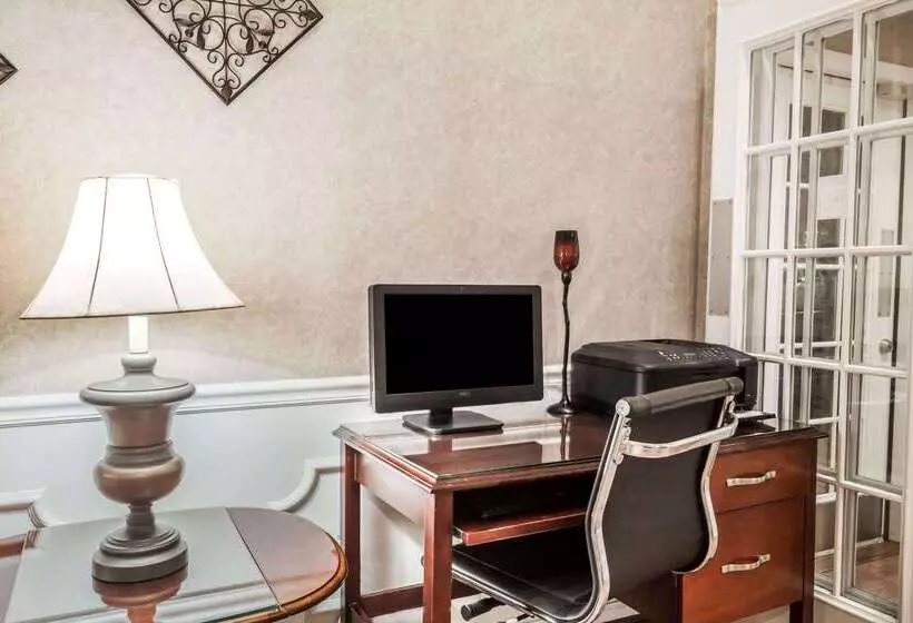 ホテル Baymont By Wyndham Valdosta At Valdosta Mall