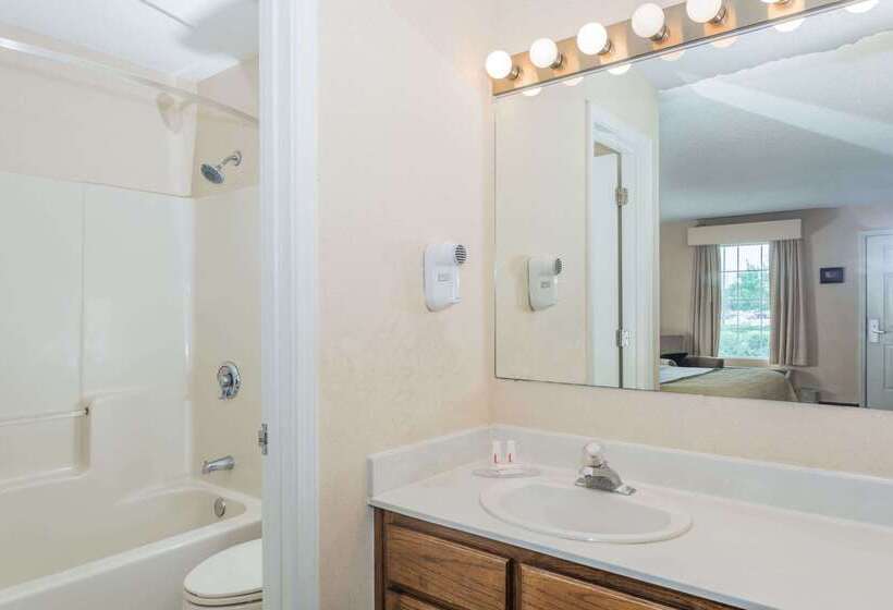 هتل Baymont By Wyndham Valdosta At Valdosta Mall