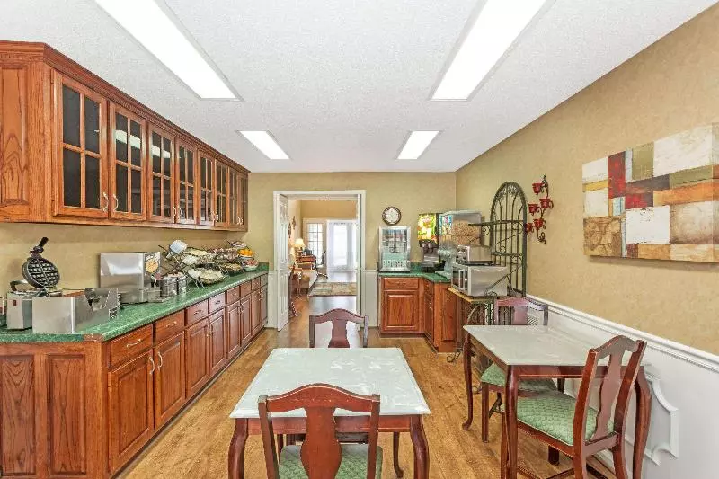 ホテル Baymont By Wyndham Valdosta At Valdosta Mall