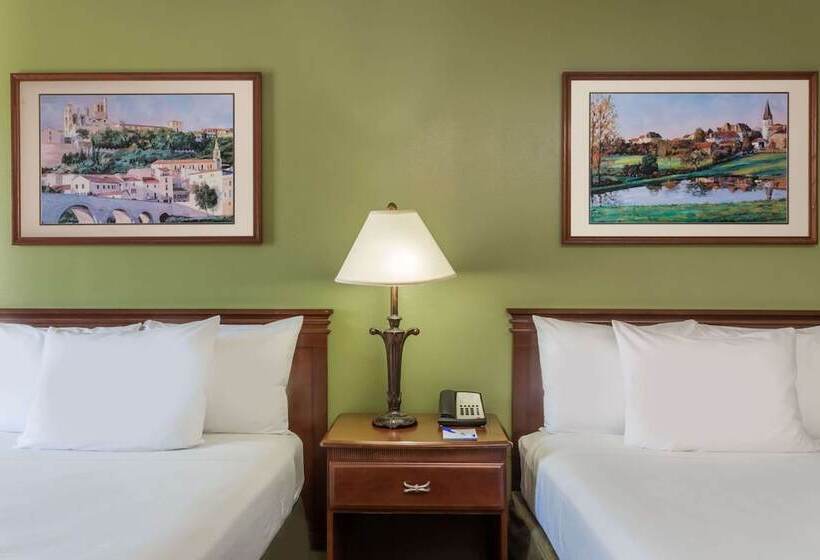 فندق Baymont By Wyndham Waycross