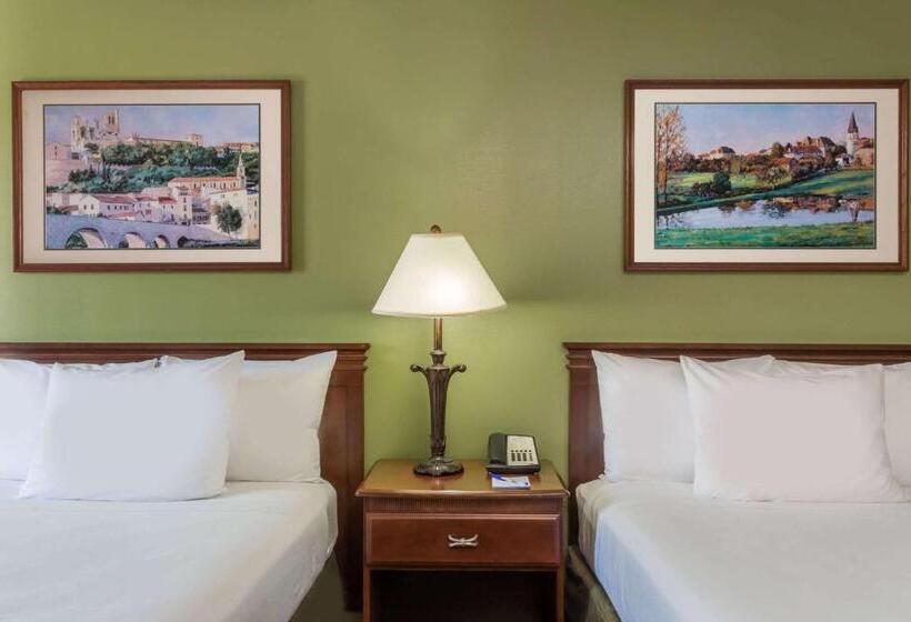 فندق Baymont By Wyndham Waycross