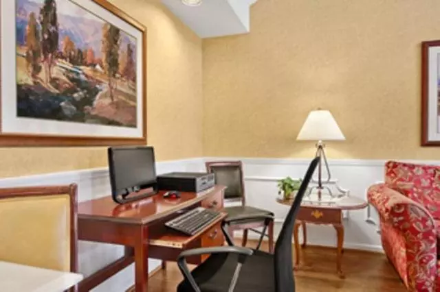 Отель Baymont By Wyndham Waycross