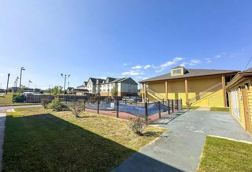 酒店 Bonita Lakes Inn By OYO Meridian