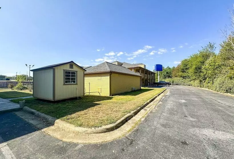 酒店 Bonita Lakes Inn By OYO Meridian