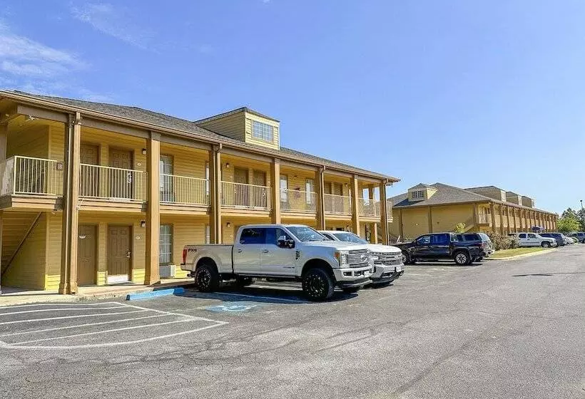 酒店 Bonita Lakes Inn By OYO Meridian