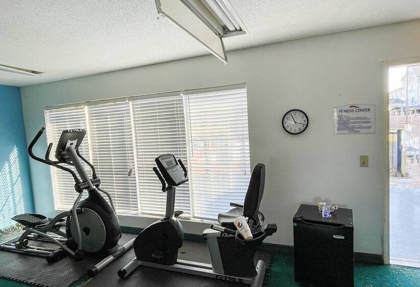 Отель Bonita Lakes Inn By OYO Meridian