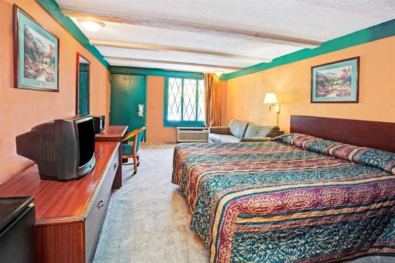 Отель Knights Inn Monroe MI