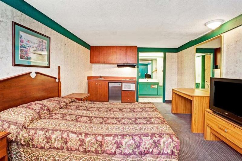 Отель Knights Inn Monroe MI