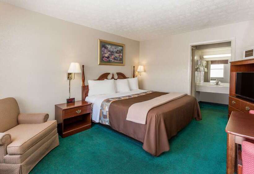 酒店 Knights Inn Peru