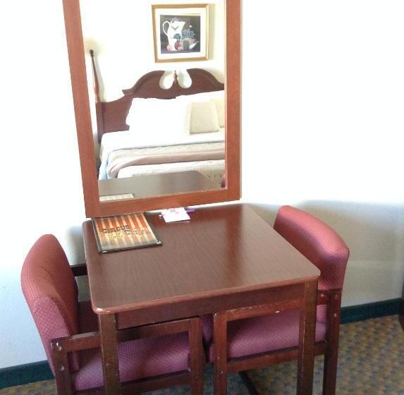 酒店 Knights Inn Peru