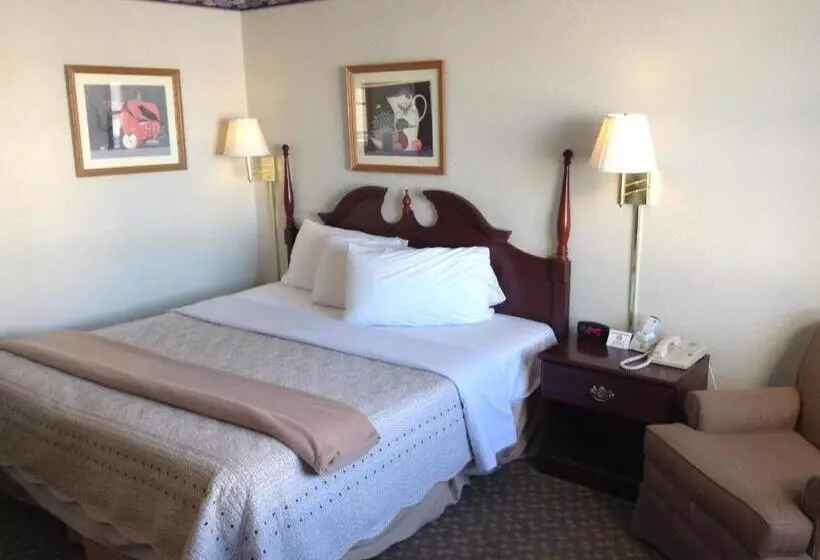 酒店 Knights Inn Peru