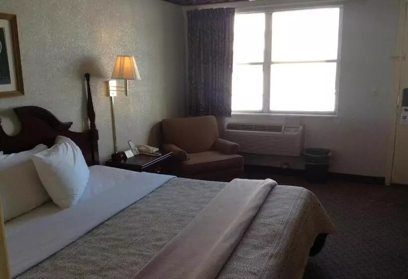 酒店 Knights Inn Peru