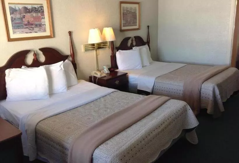 酒店 Knights Inn Peru