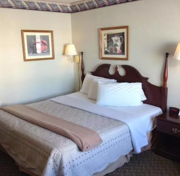 酒店 Knights Inn Peru