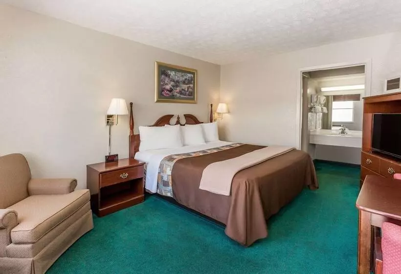 酒店 Knights Inn Peru