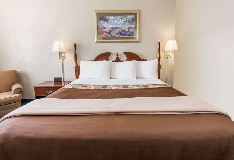 酒店 Knights Inn Peru