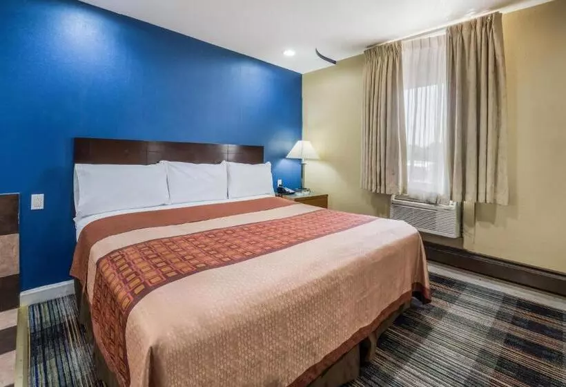 Отель Knights Inn Trevose