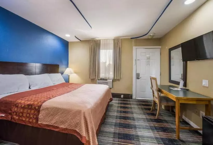 Отель Knights Inn Trevose