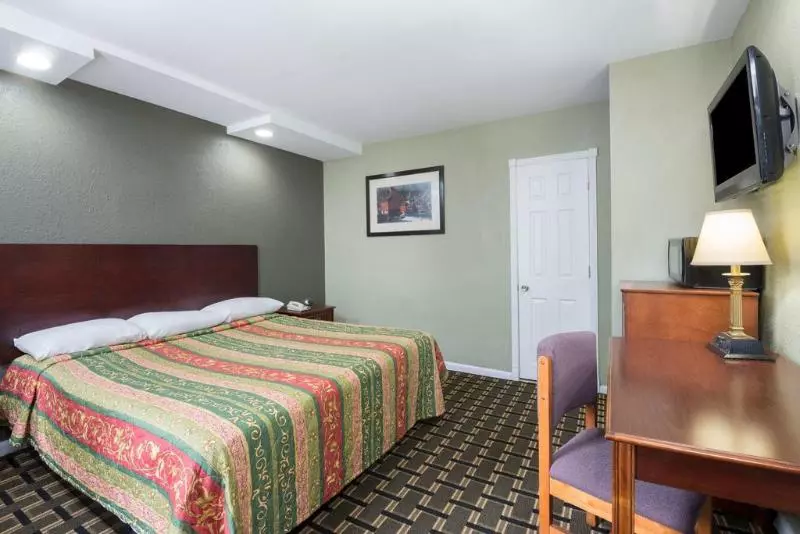 Отель Knights Inn Trevose