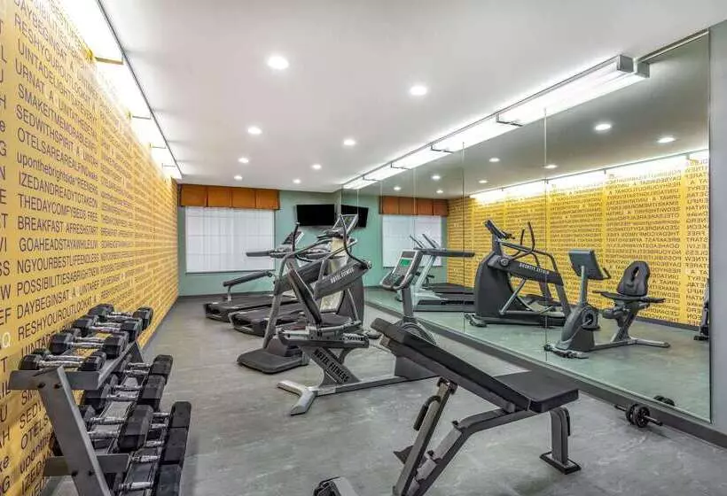 בית מלון כפרי La Quinta By Wyndham Columbus   Edinburgh