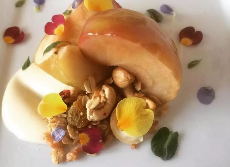 Отель The Inn At Round Barn Farm