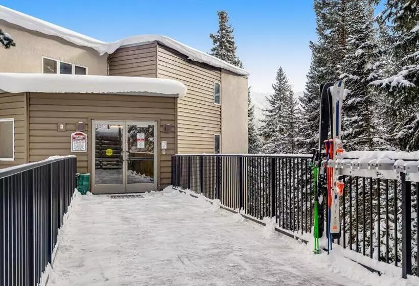 استراحتگاه Iron Horse Hideaway