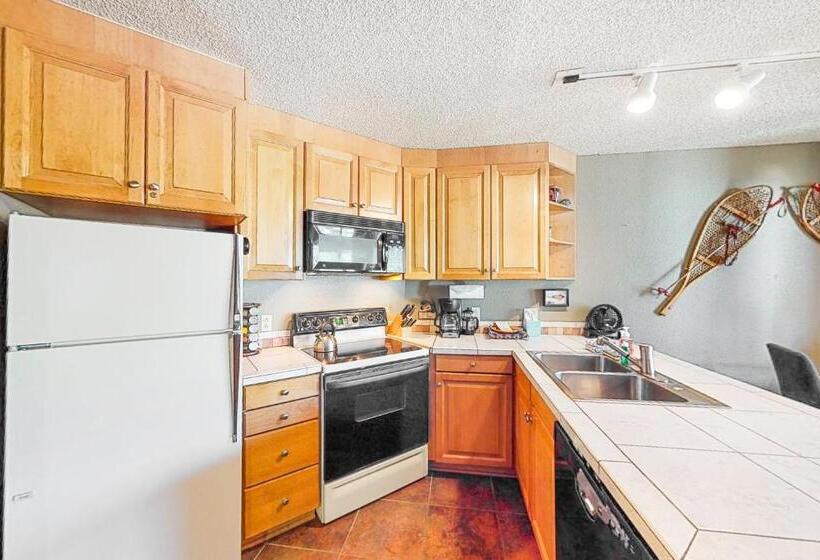 منتجع Iron Horse Hideaway