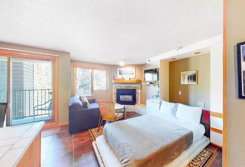 استراحتگاه Iron Horse Hideaway