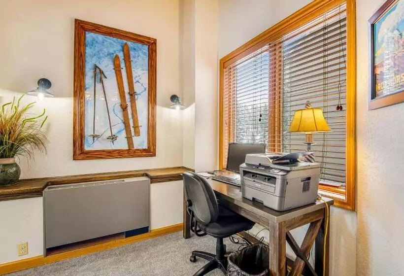 استراحتگاه Iron Horse Hideaway