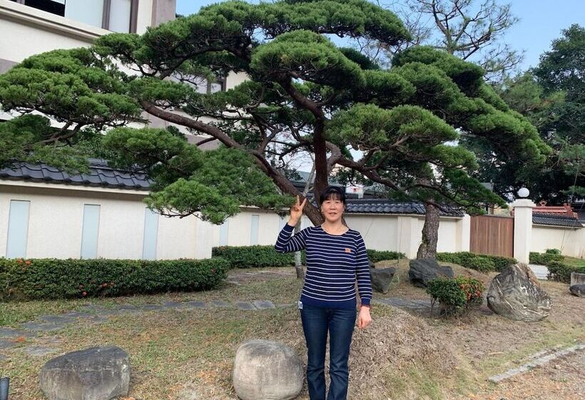 تختخواب و صبحانه Breeze Homestay