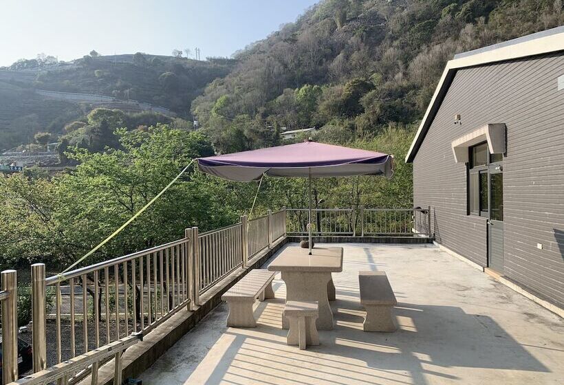 تختخواب و صبحانه Breeze Homestay