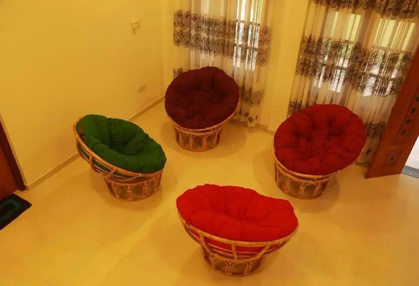 Aamiaismajoitus (B&B) Mama S Palace Hiriketiya