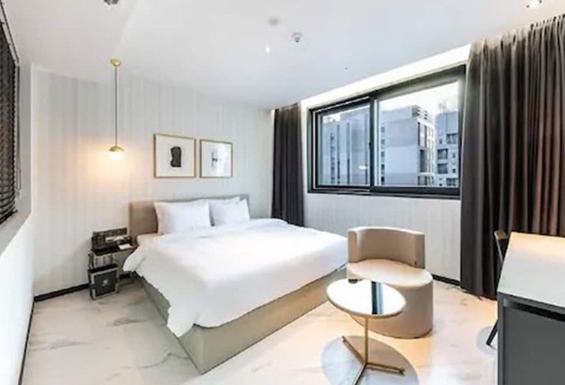 Brown Dot Hotel Jinju Chungmugong