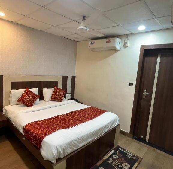 Отель Hari Palace