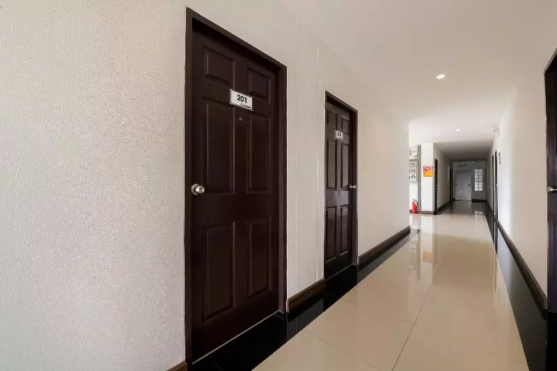 هتل Mae Saeng Place By Oyo Rooms