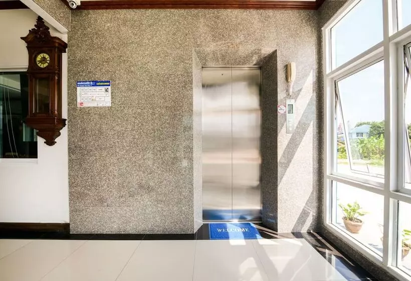 هتل Mae Saeng Place By Oyo Rooms