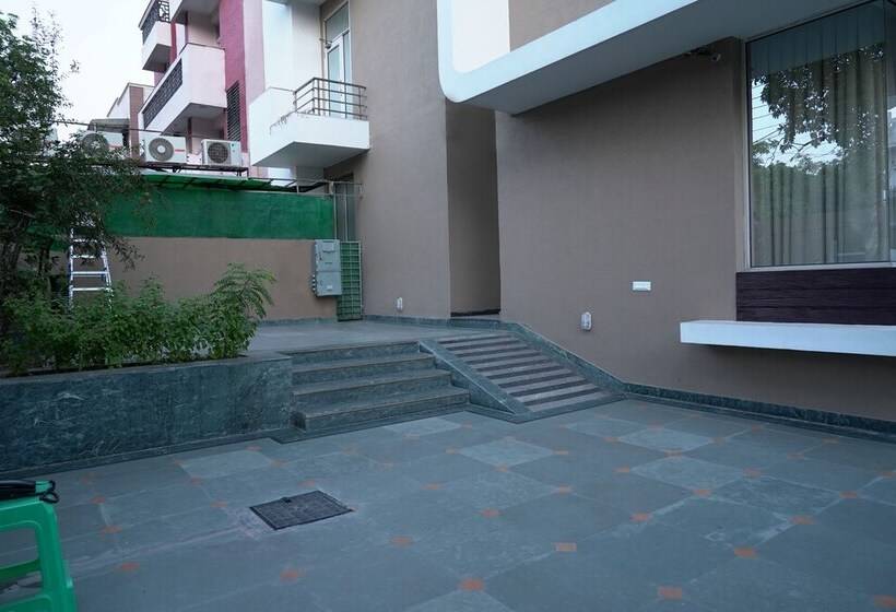 בית מלון כפרי Mint Metropolitan Grand