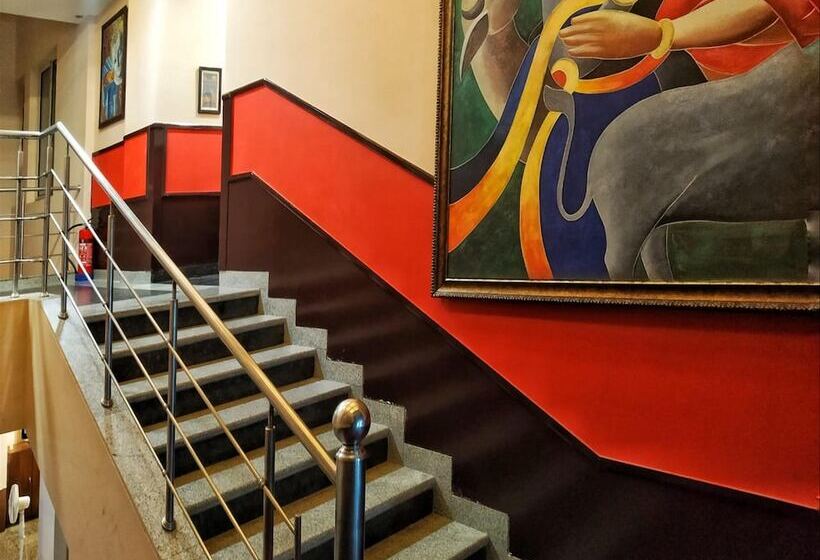 בית מלון כפרי Mint Metropolitan Grand